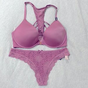 Full set (bra and panty) Victoria’s Secret front close lightly lined